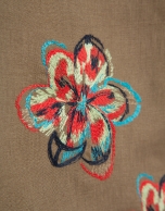 Camel linen Bermuda shorts with floral embroidery