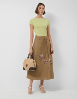 Camiseta escote drapeado verde