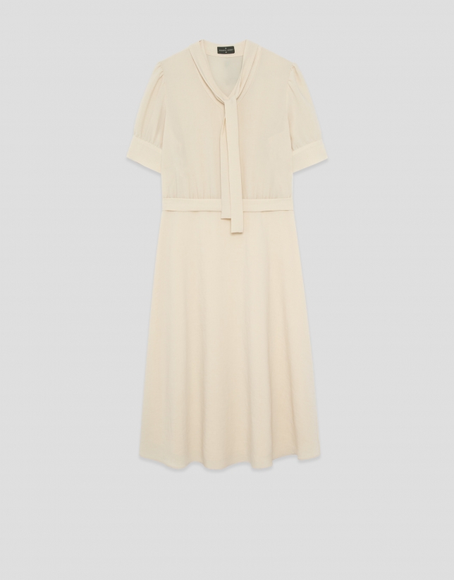 Vestido midi manga tres cuartos beige