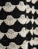 Top corto punto mosaico beige y negro