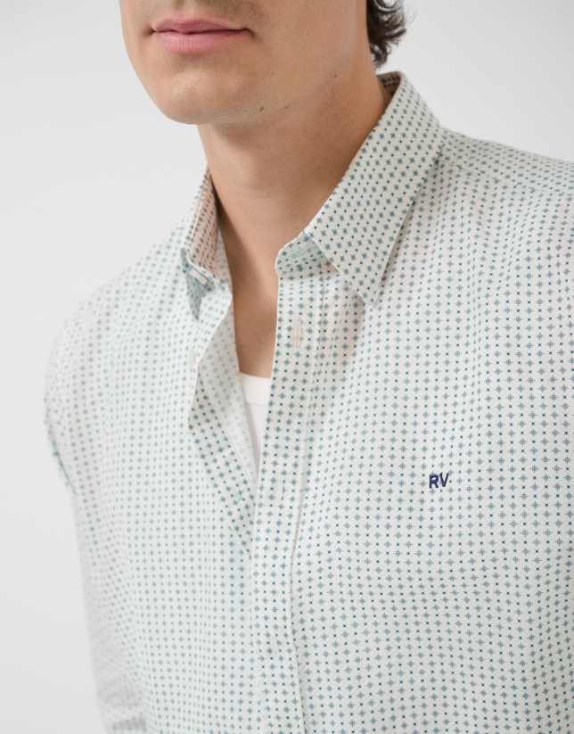 Camisa sport regular fit estampado geom&eacute;trico flores verdes