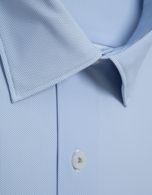 Regular fit shirt with light blue geometric print