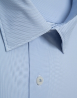 Camisa sport regular fit estampado geom&eacute;trico celeste