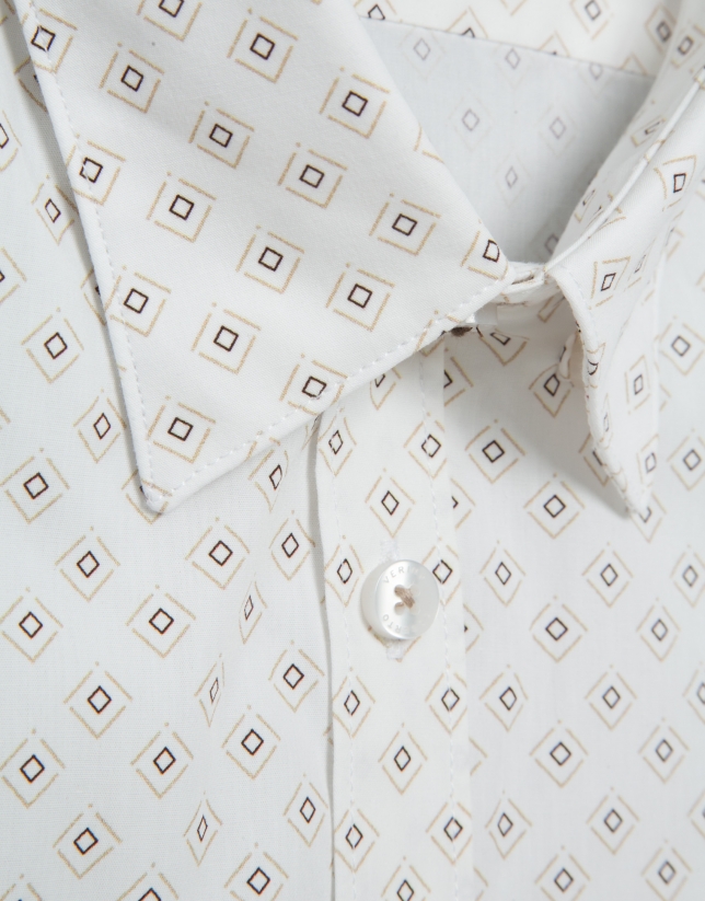 Slim-fit white shirt with brown geometric print