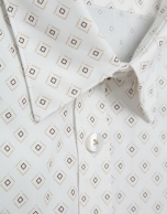 Slim-fit white shirt with brown geometric print