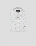 Slim-fit white shirt with brown geometric print
