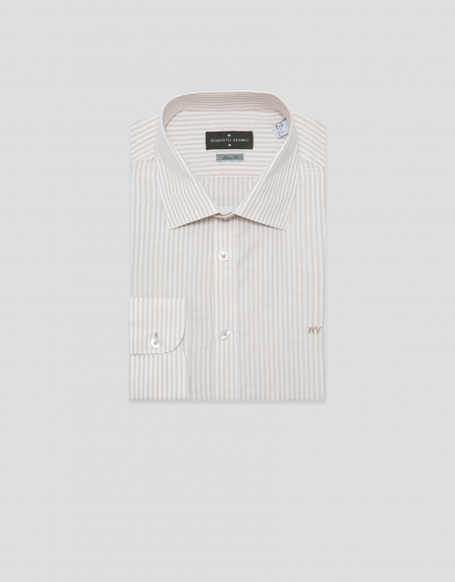 Slim fit sports shirt with sand and white stripes