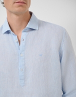 Camisa sport regular tipo polo lino celeste