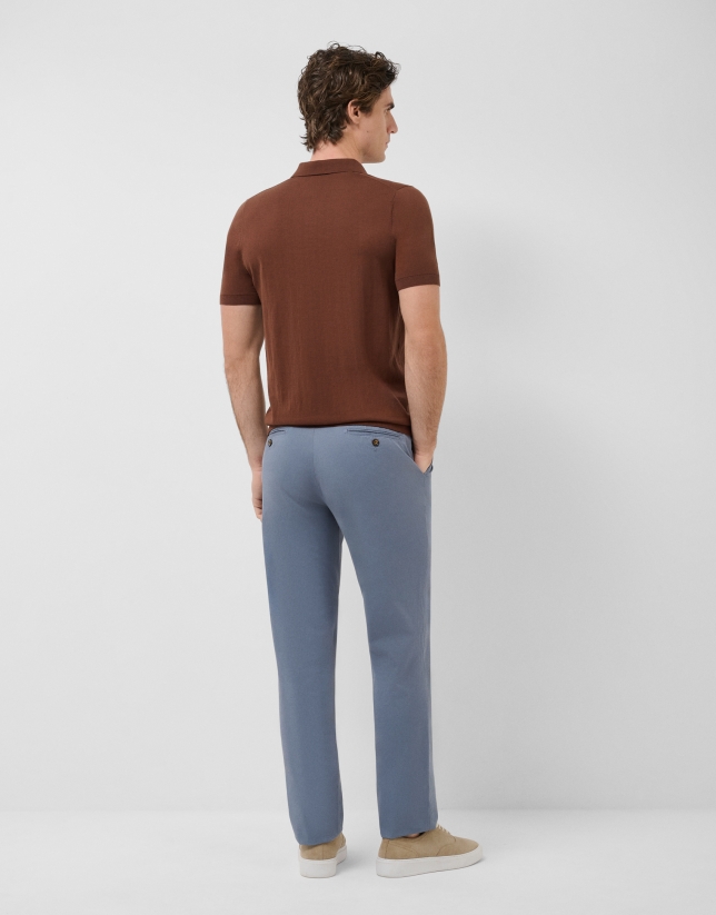 Polo tricotado high twist marr&oacute;n