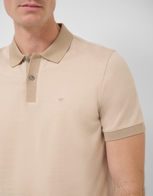 Polo jacquard mercerizado tricolor camel/blanco