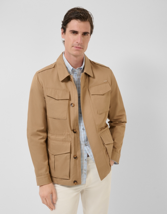 Parka cuatro bolsillos camel