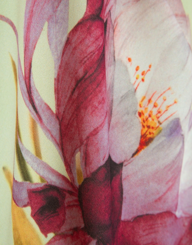 Vestido midi evas&eacute; crep&eacute; verde con flor